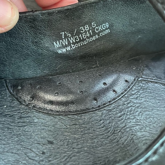 Born women’s black leather shoes 7.5 - Picture 6 of 8